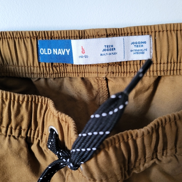 🎁 Free With Any PurchasOLD NAVY tech jogger built-in flex pants, size L (10-12) - Picture 3 of 4